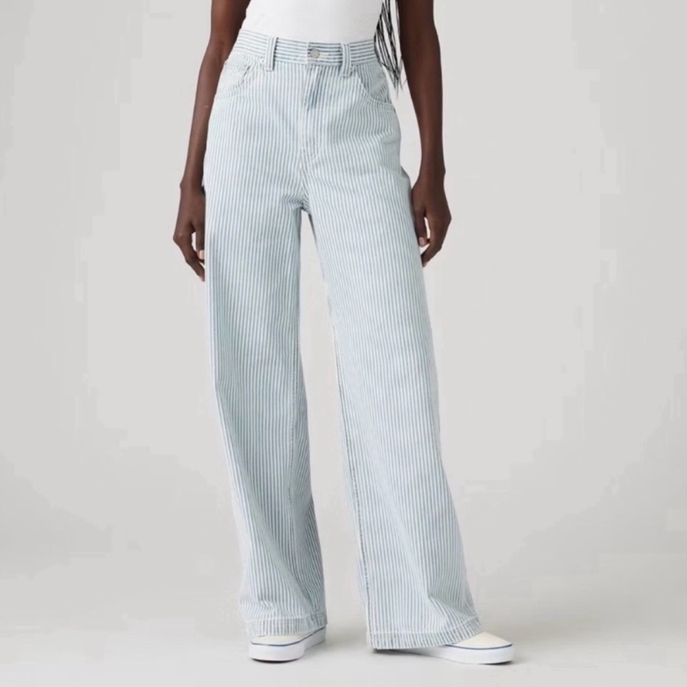 Levi’s Cinched High Rise Baggy Carpenter Jeans